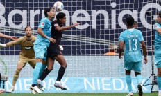 开云体育下载-西班牙球员在德甲比赛中频频破门