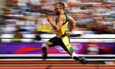 开云体育APP下载-后防线上的交响乐，当巴斯托尼在维也纳之夜写下绿茵诗篇