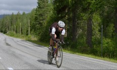 开云体育官网-暗夜鹰眼，阿克在排名争夺战的绝对掌控时刻