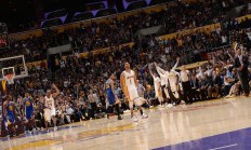 开云体育平台APP-湖人击败太阳，成功晋级西部半决赛