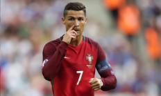 开云APP-末节之王！哈利伯顿关键战不手软，魔术巅峰对决，步行者胜吉林