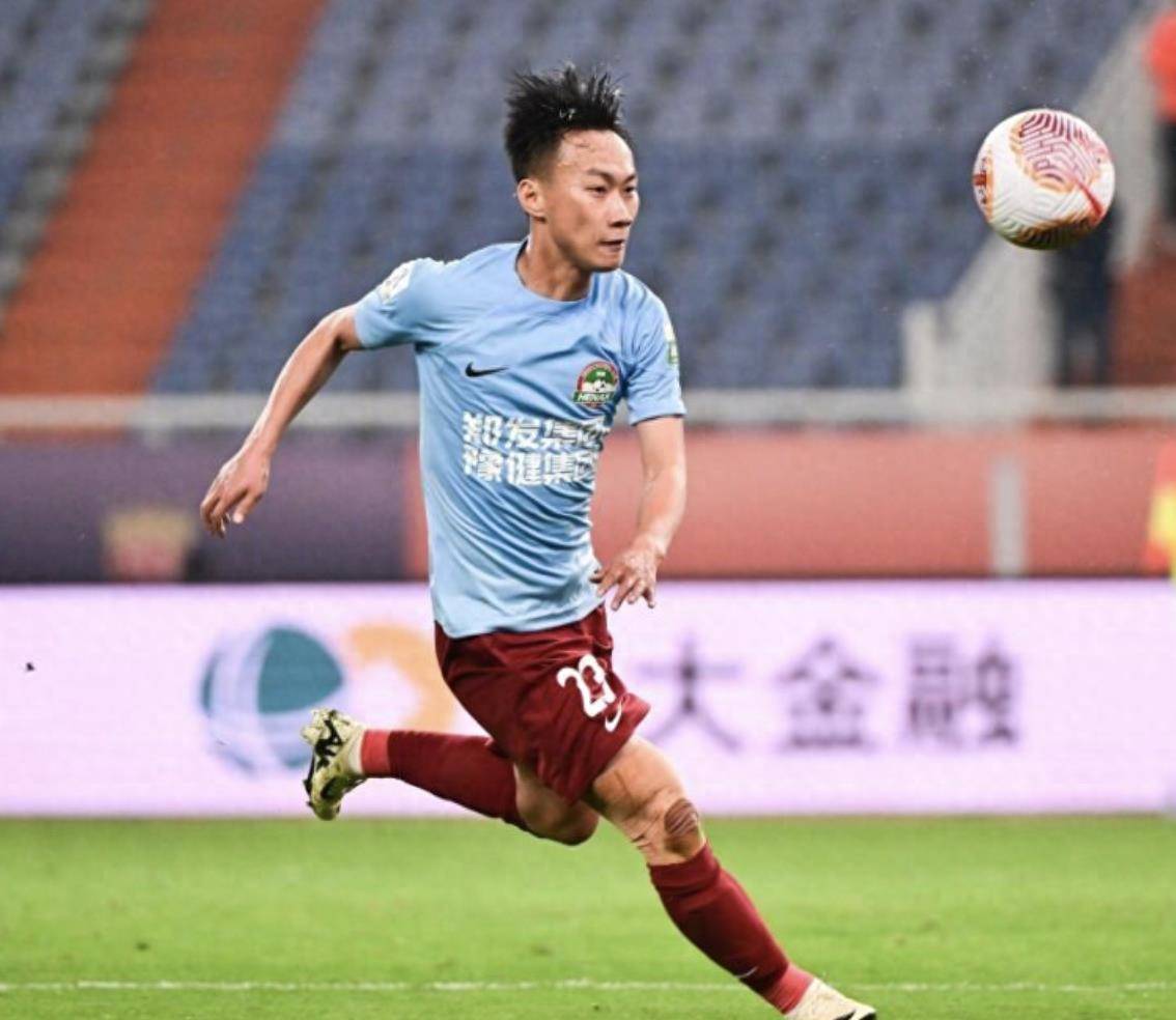 河南建业战平大连红超，保持不败势头