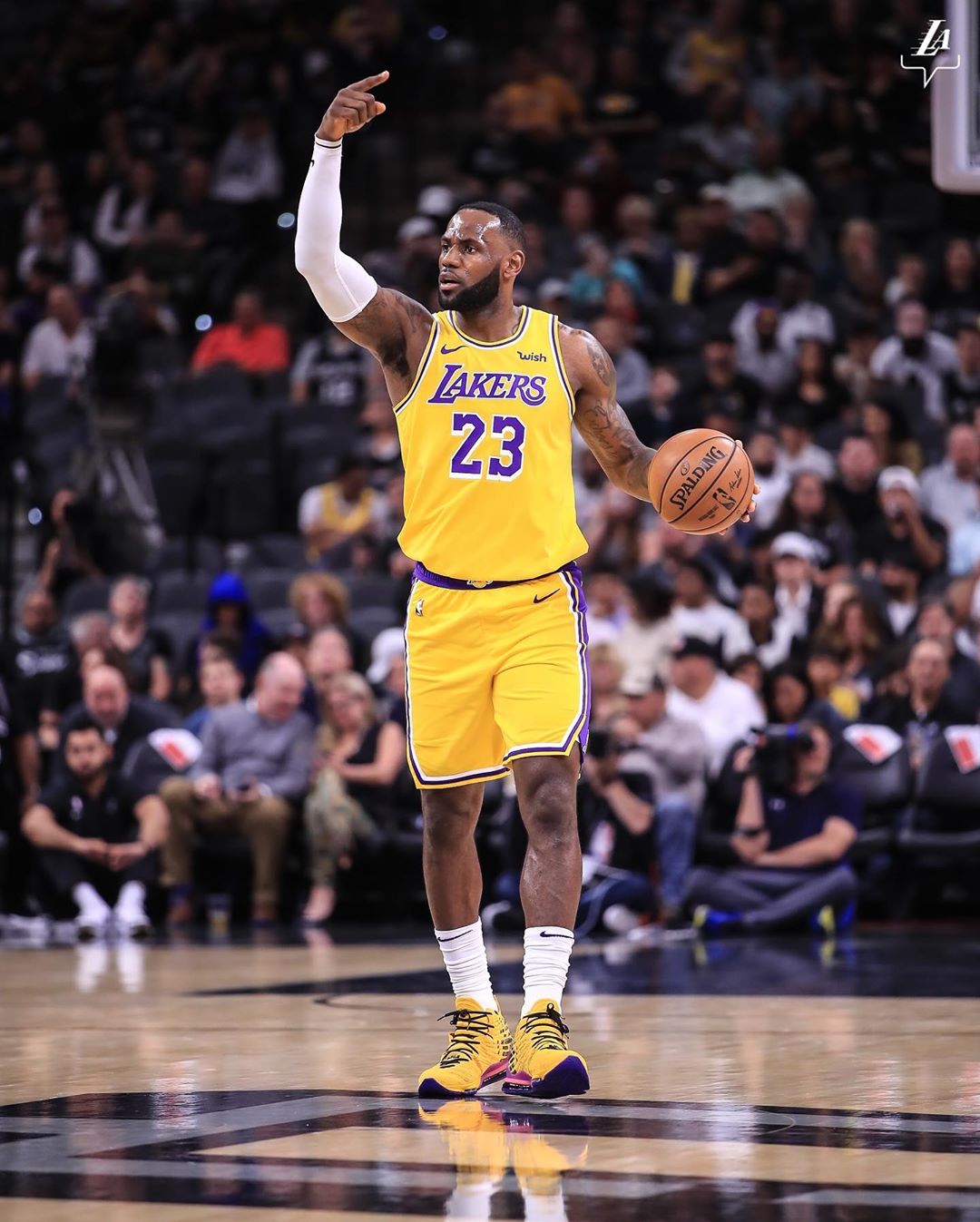 包含显露锐气:球队势不可挡取得胜利的词条 包含显露锐气:球队势不可挡取得胜利的词条