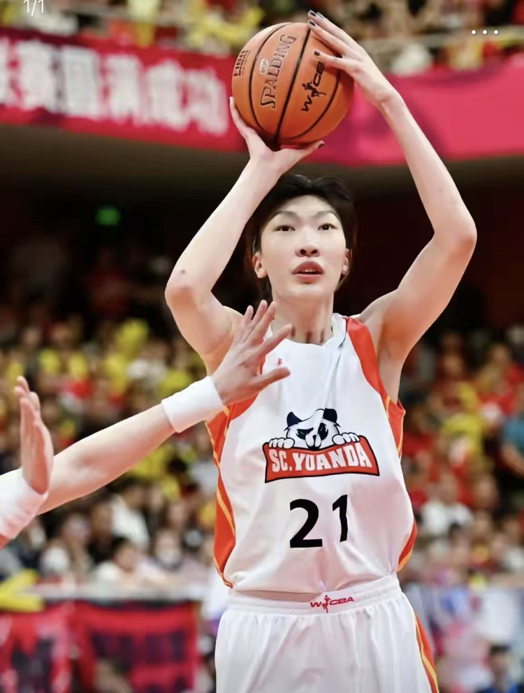 福建女篮果断发力，实现反超胜利