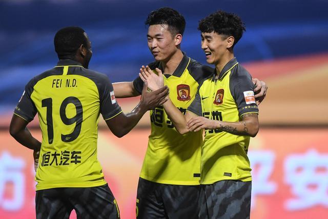 关于意甲球队队长谈团队合作,力争冲击冠军的信息 关于意甲球队队长谈团队合作,力争冲击冠军的信息