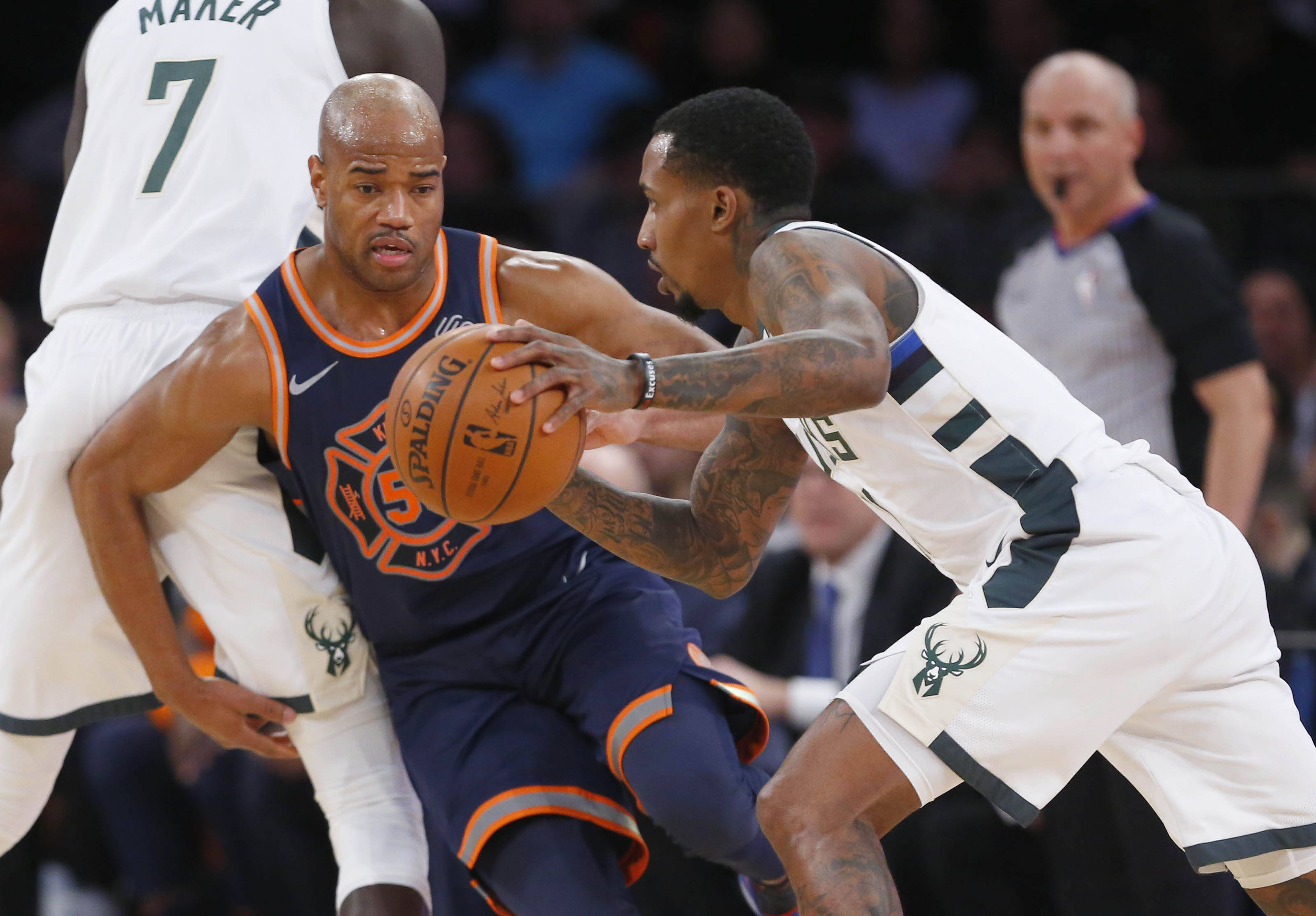 雄鹿命中率上升,强势暴扣逼近巅峰的简单介绍 雄鹿命中率上升,强势暴扣逼近巅峰的简单介绍