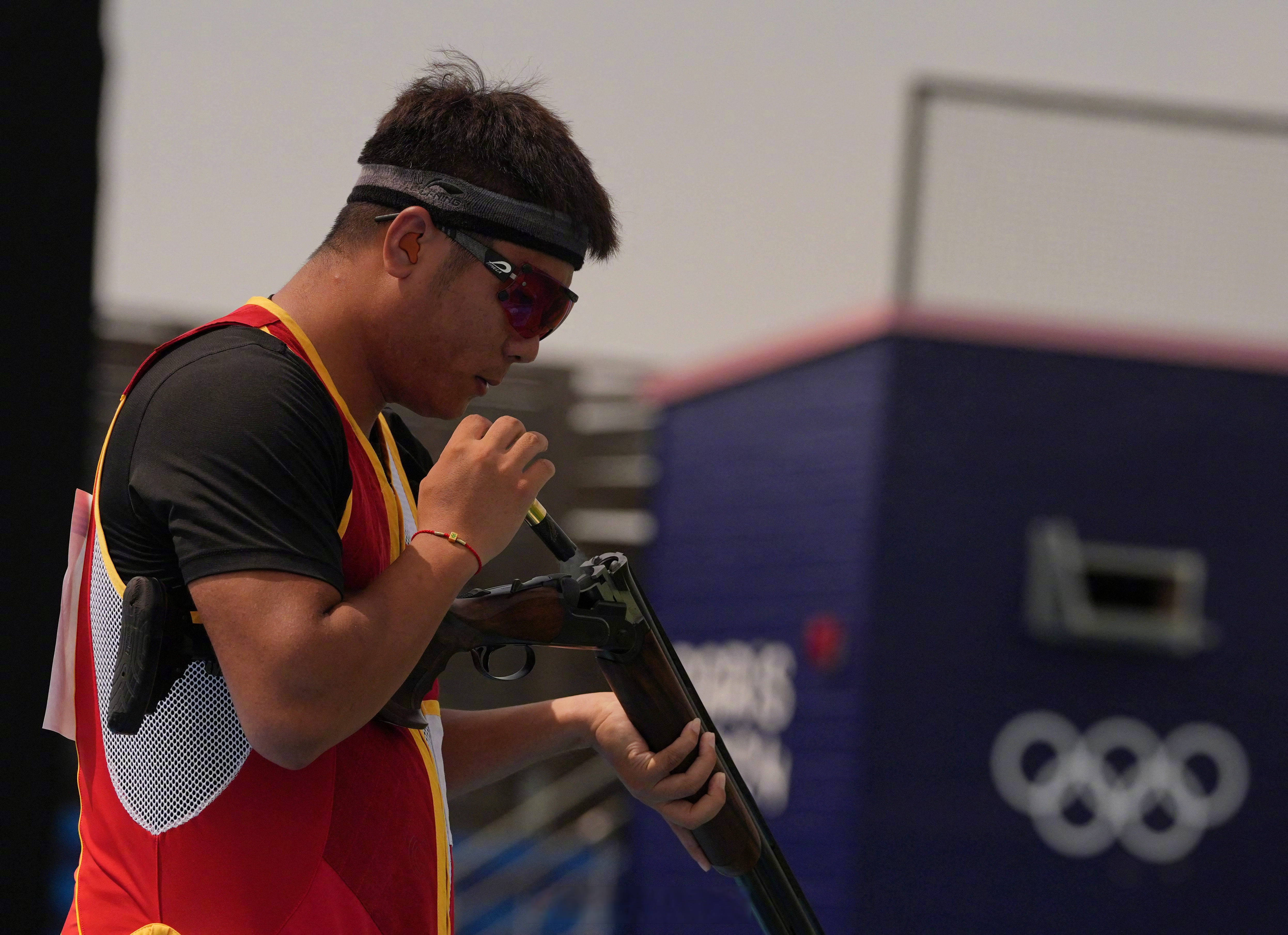 包含激战胜利:射击选手笑迎银牌的词条 包含激战胜利:射击选手笑迎银牌的词条