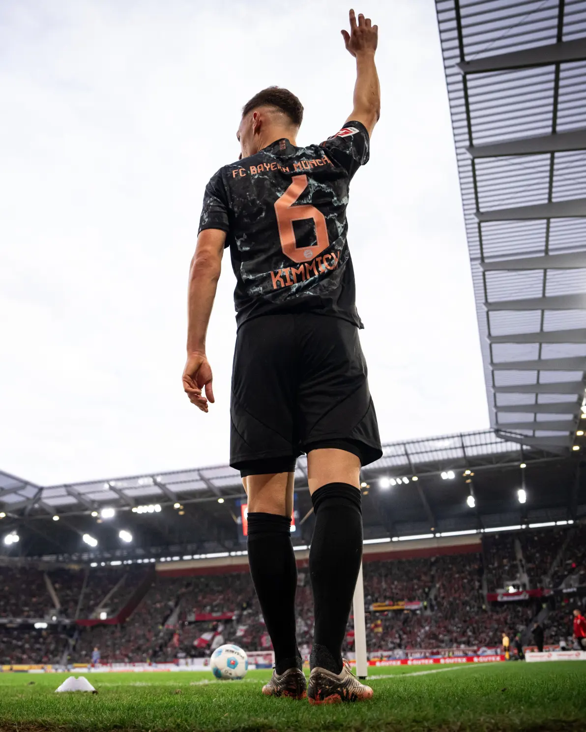 弗赖堡中场球员获得本轮最佳评分 弗赖堡中场球员获得本轮最佳评分