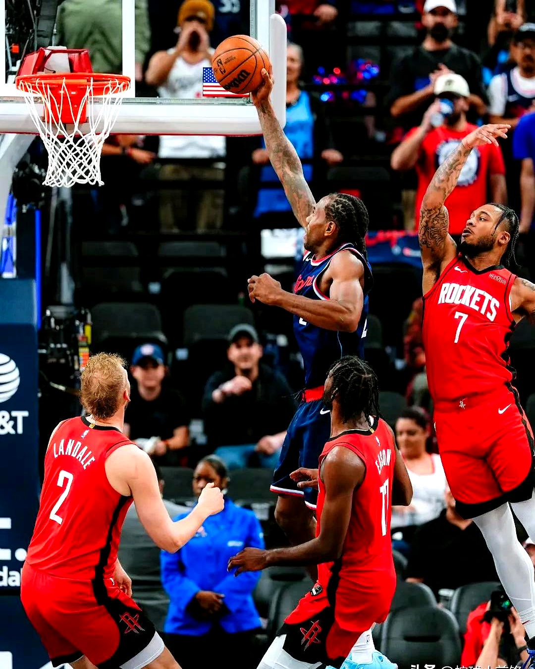 快船客场击败太阳，继续领跑西部