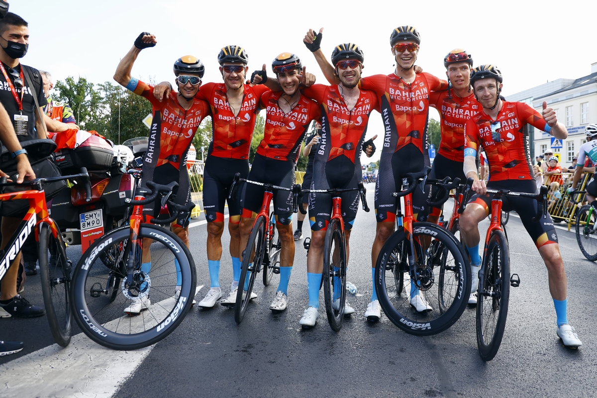 魔术外线火力全开,取得关键胜利 魔术外线火力全开,取得关键胜利