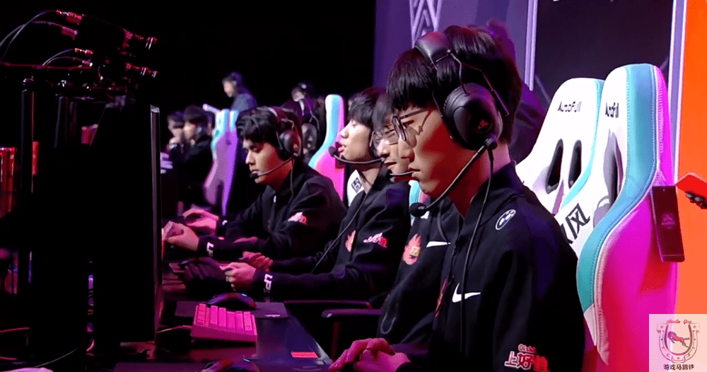 DFM血洗EDG,ShowMaker极限生还后反打峡谷大战半决赛,留下经典瞬间的简单介绍 DFM血洗EDG,ShowMaker极限生还后反打峡谷大战半决赛,留下经典瞬间的简单介绍