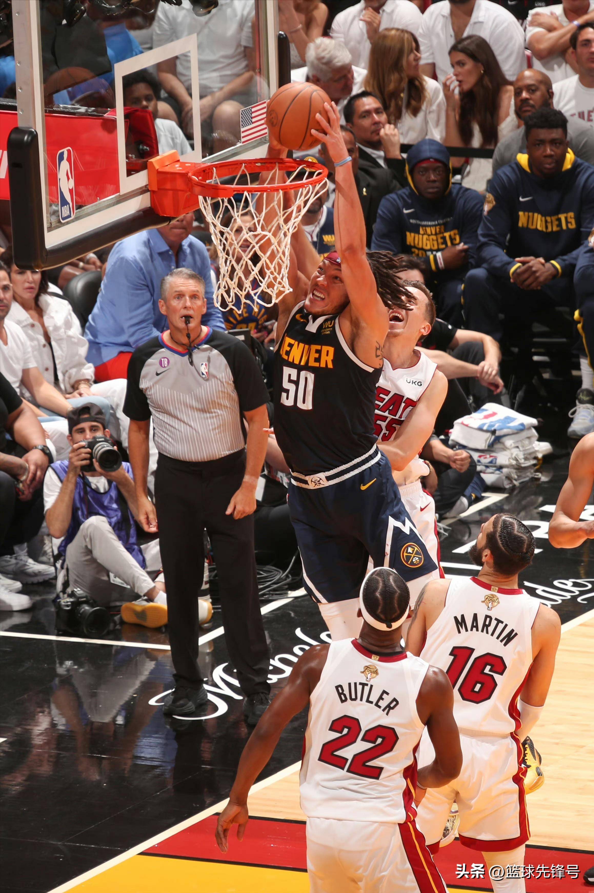 篮网战胜掘金,东部硝烟弥漫 篮网战胜掘金,东部硝烟弥漫