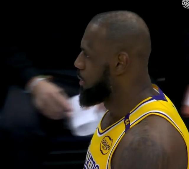 湖人队逆转爵士队，詹姆斯砍下50分！