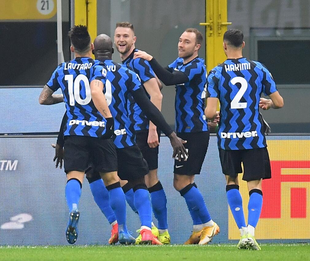 包含亚特兰大斩获三分，进入争冠行列的词条