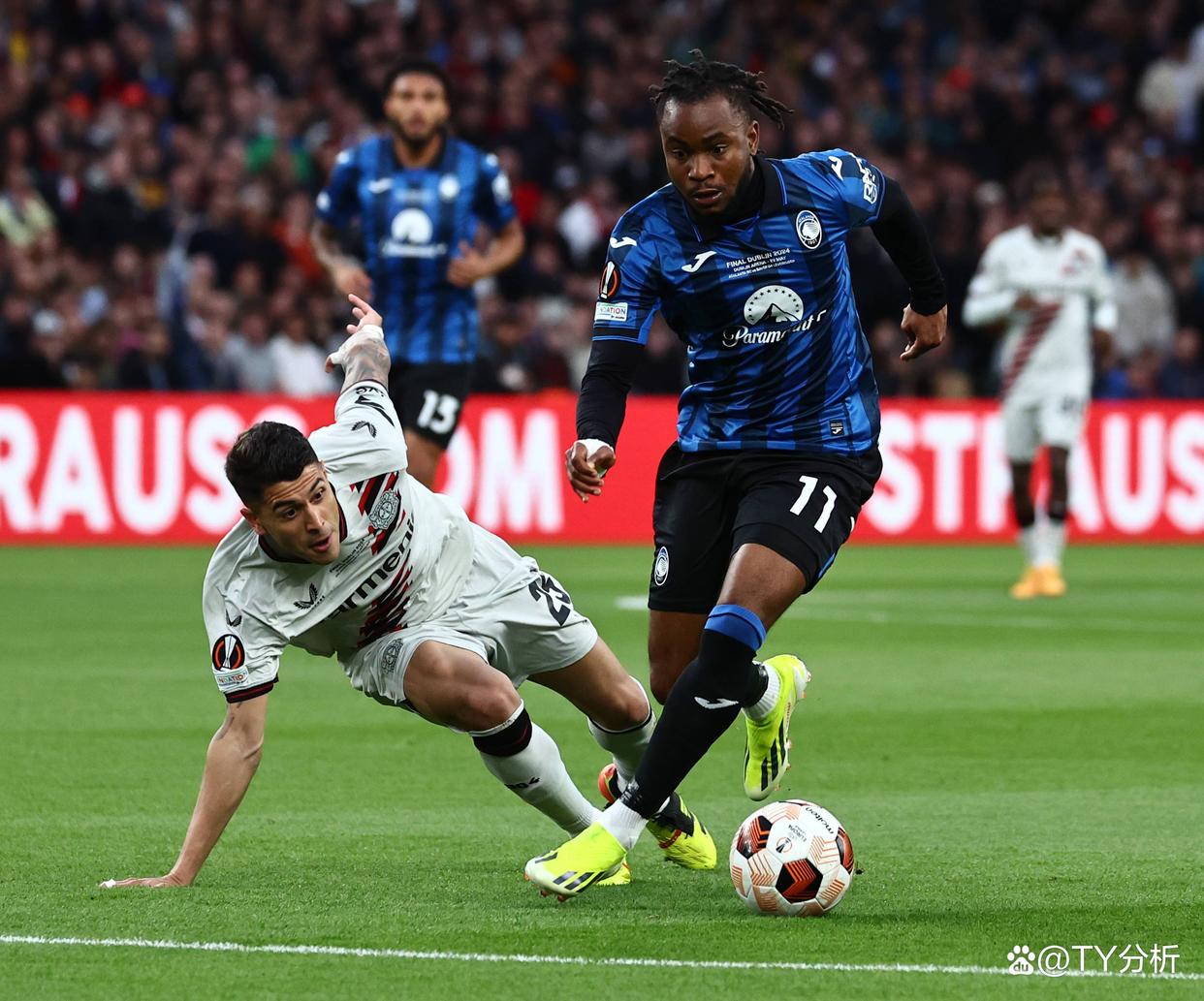 包含亚特兰大斩获三分，进入争冠行列的词条