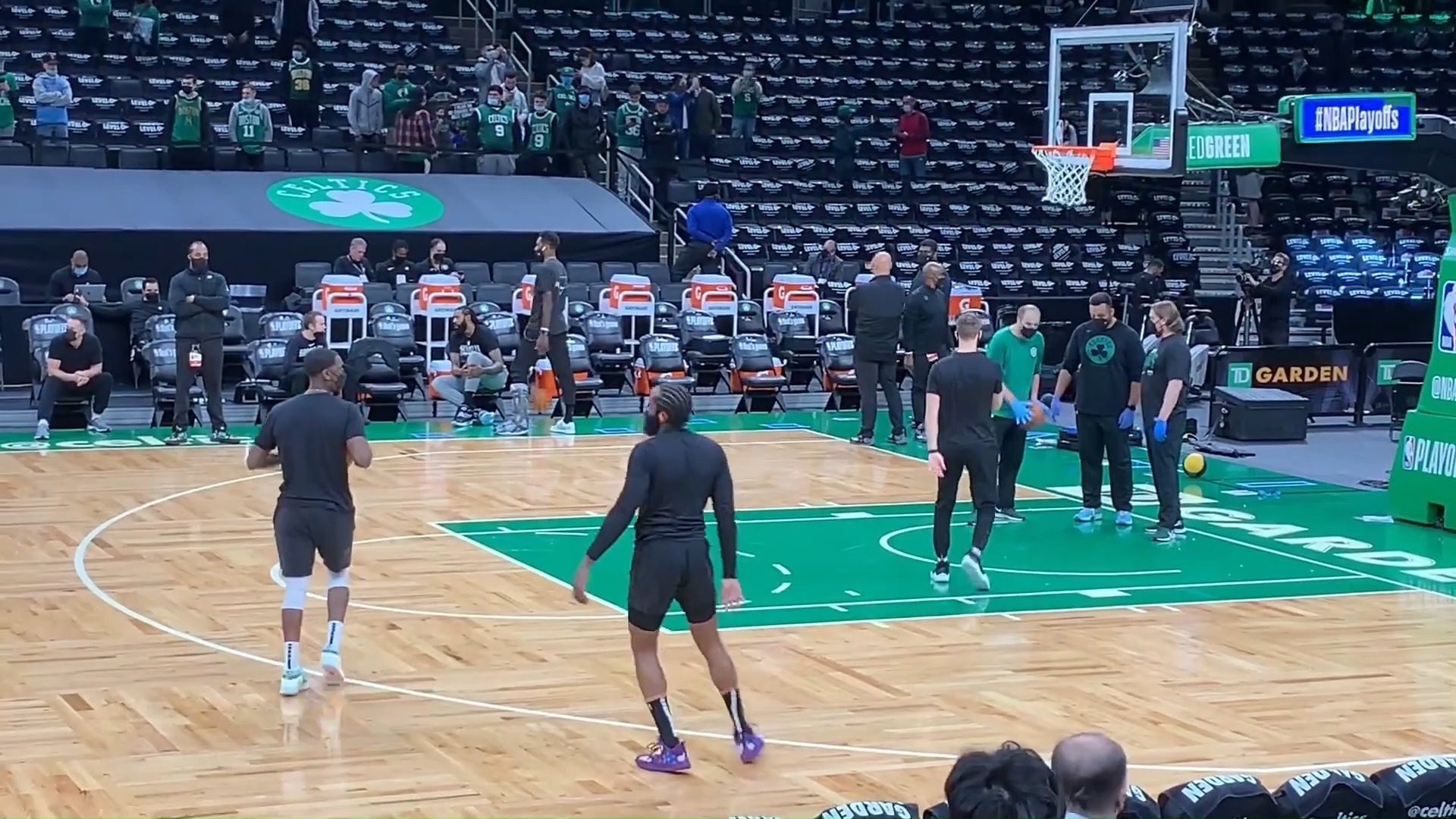 凯尔特人击败篮网,保持东部第一位置 凯尔特人击败篮网,保持东部第一位置