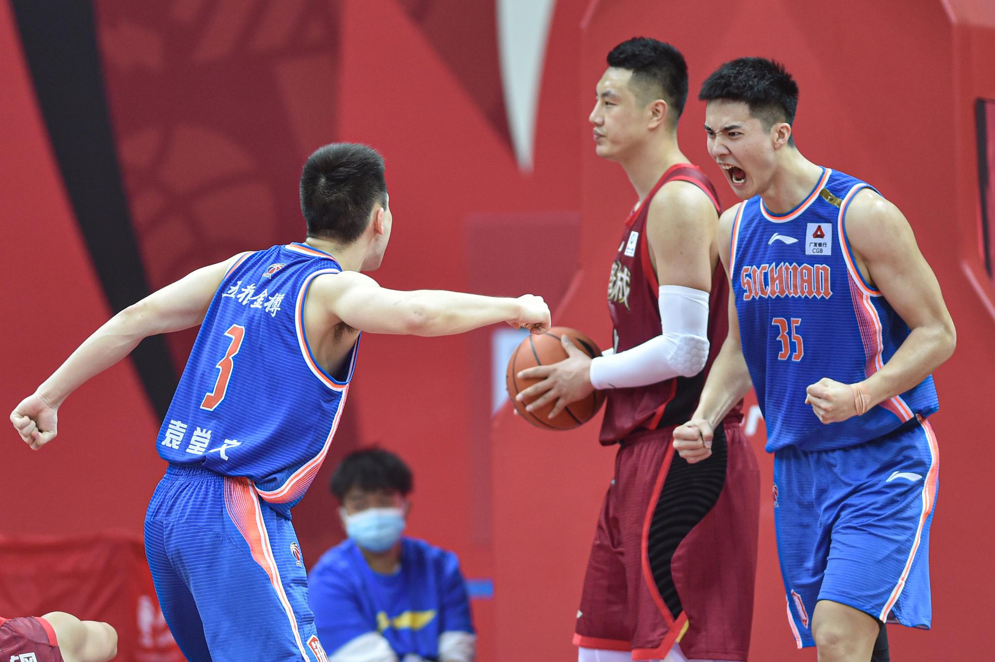 阿雷佐主场大胜,豪取对手三连败 阿雷佐主场大胜,豪取对手三连败