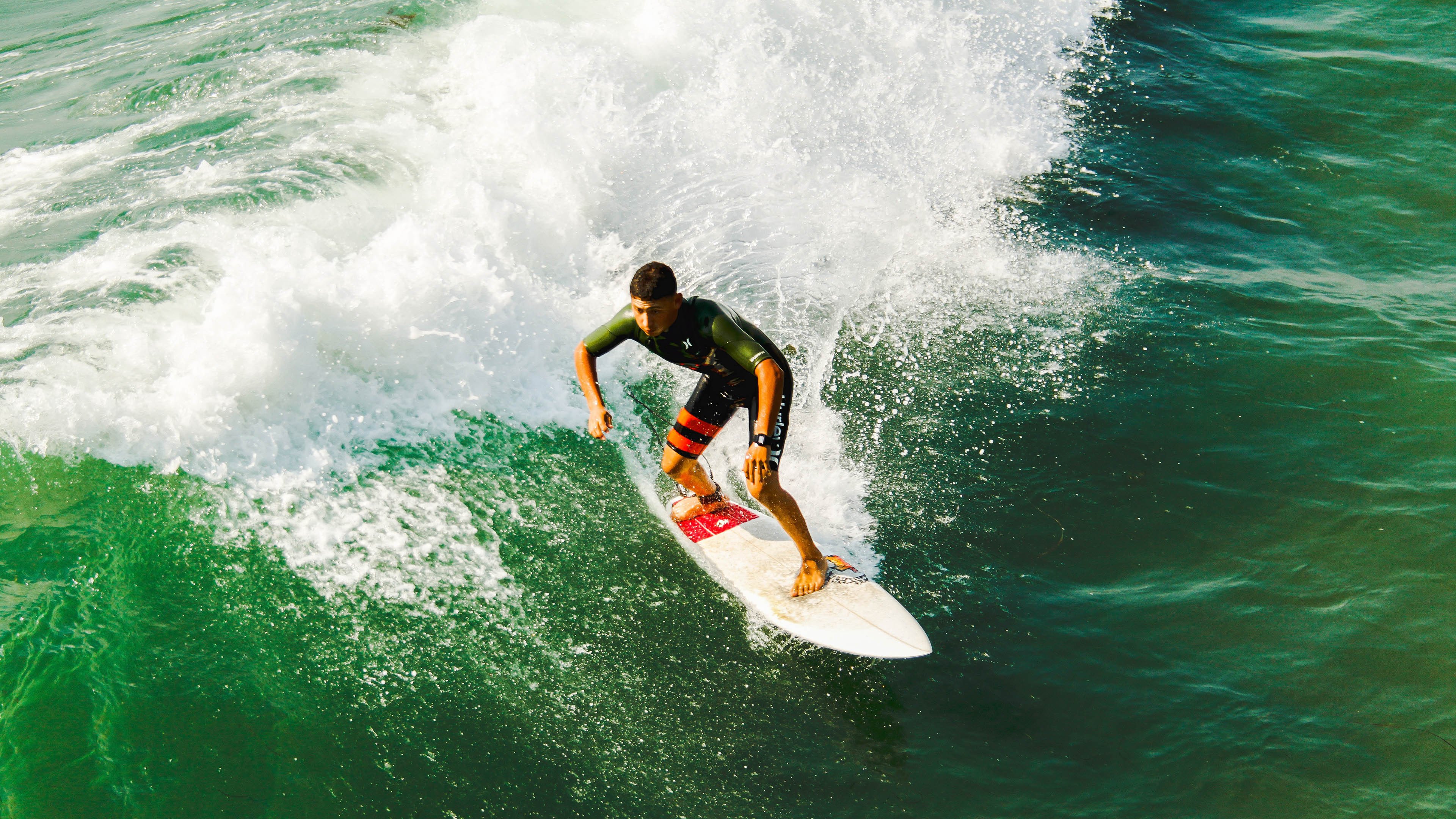 教科书与心跳声，西亚卡姆的稳定美学与公牛的危险晋级