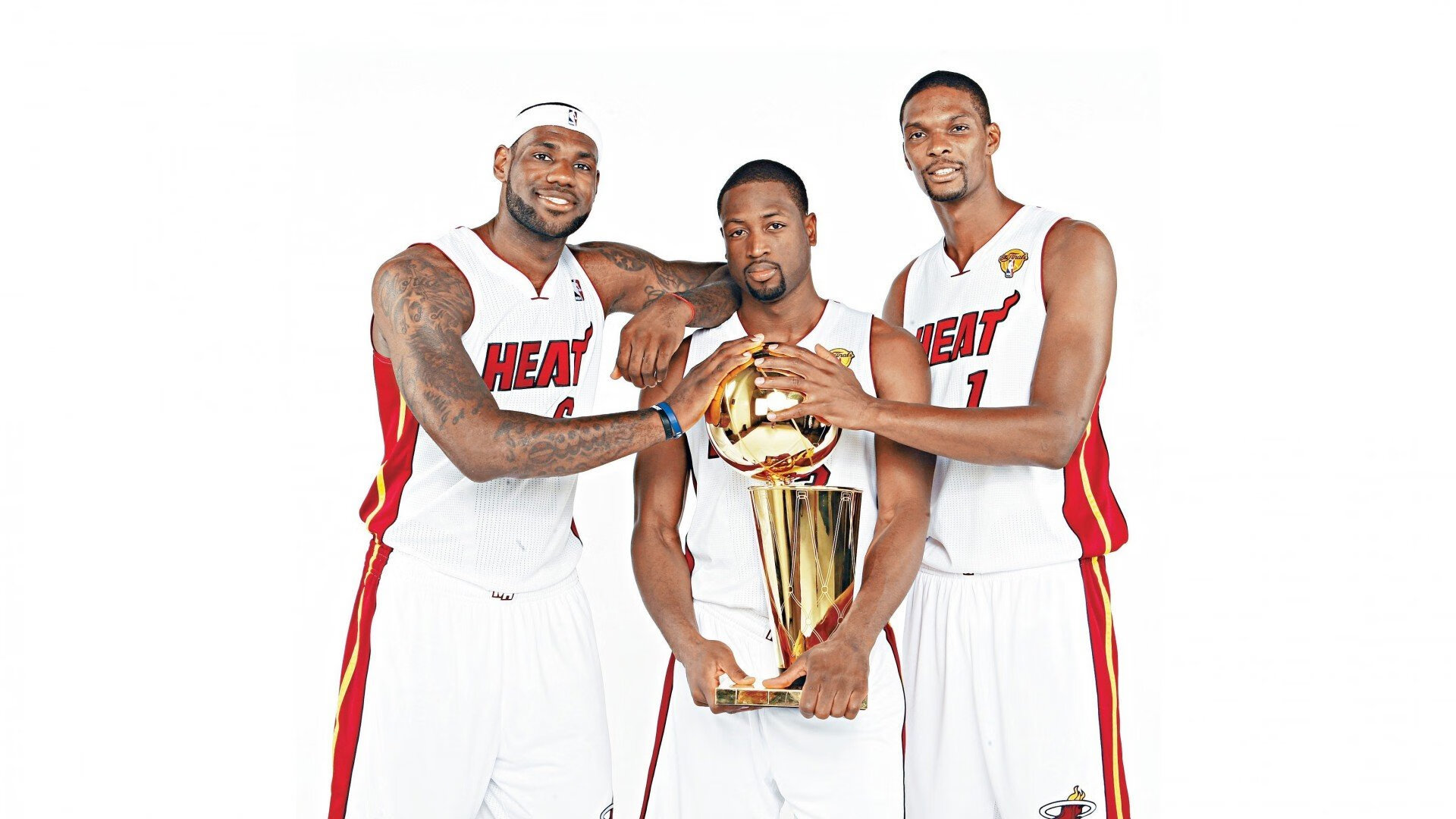 球王盛宴与战术铁壁，两种截然不同的足球美学